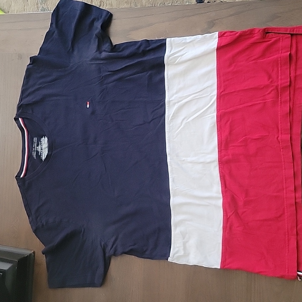 Crew neck Tommy Hilfiger short sleeve red, white and blue shirt size Large